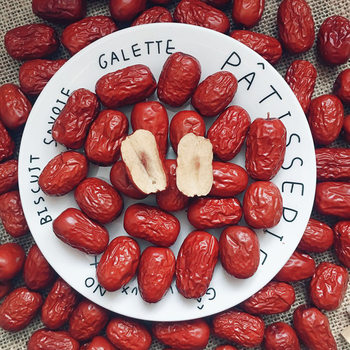 Xinjiang specialty Ruoqiang red dates bulk wholesale thick meat and small sweet gray jujube 500g