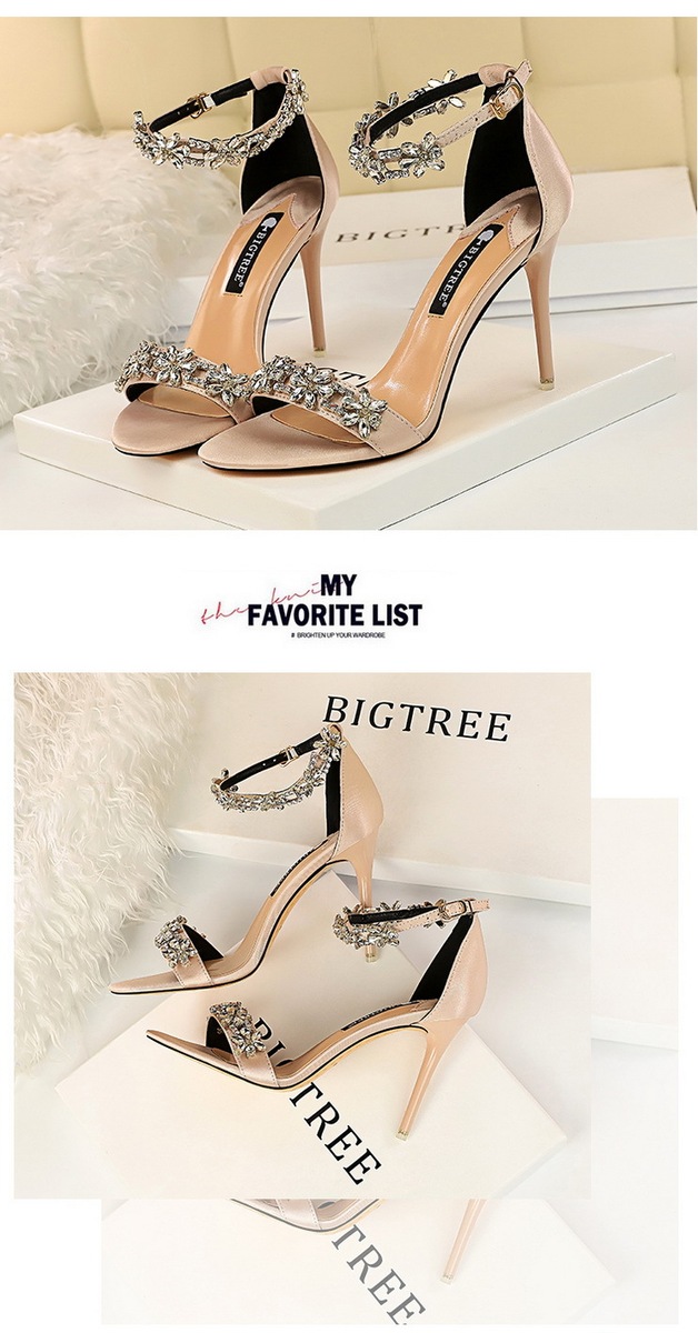 Giày sandal cao gót nữ mũi hở quai ngang đính đá lấp lánh chất liệu satin — Màu bạc, Màu đen, Màu đỏ, Màu hồng
