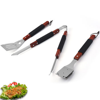Factory wholesale stainless steel barbecue clip barbecue shovel cleaning brush rubber plastic sleeve wooden handle baking set