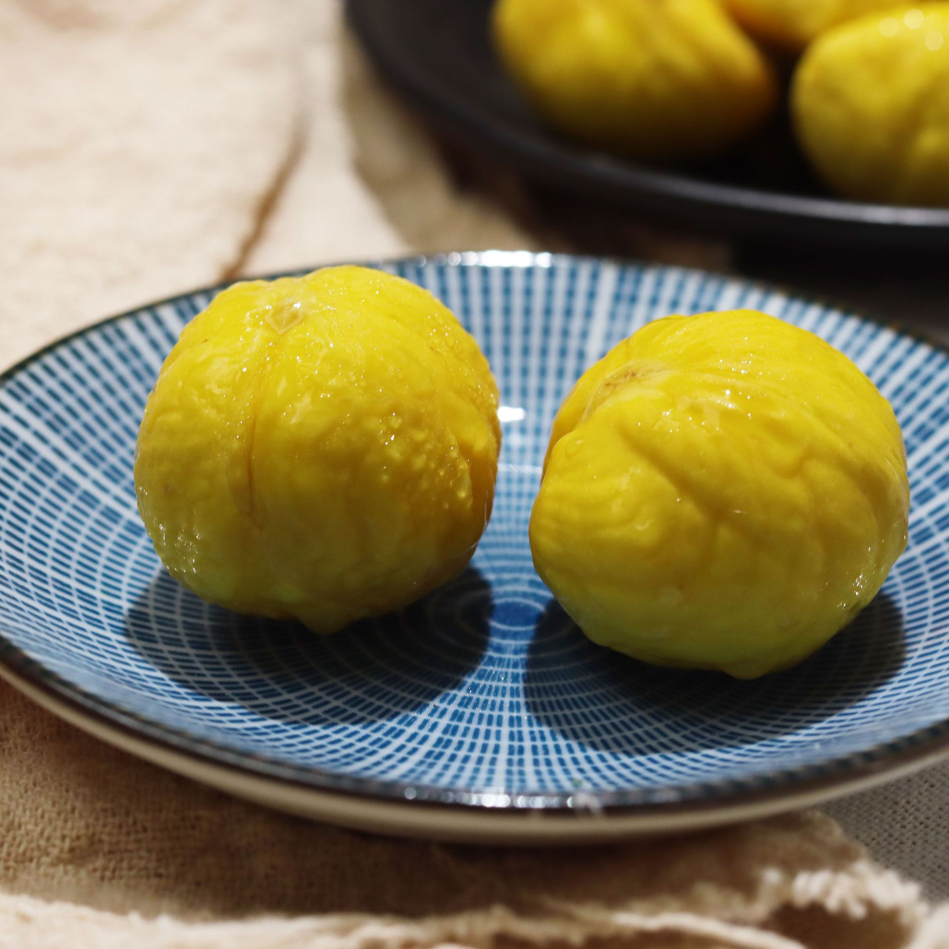 All year round, in stock supply quick-frozen chestnut rice peeling Luotian chestnut soup cooking is suitable for pub catering ingredients