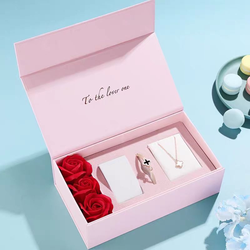 Rose three-piece watch necklace bracelet rectangular high-grade rubber box box magnet cover gift box
