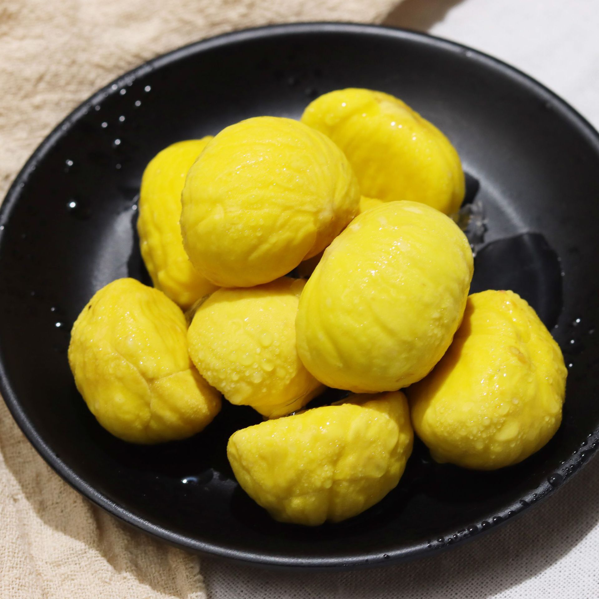 All year round, in stock supply quick-frozen chestnut rice peeling Luotian chestnut soup cooking is suitable for pub catering ingredients