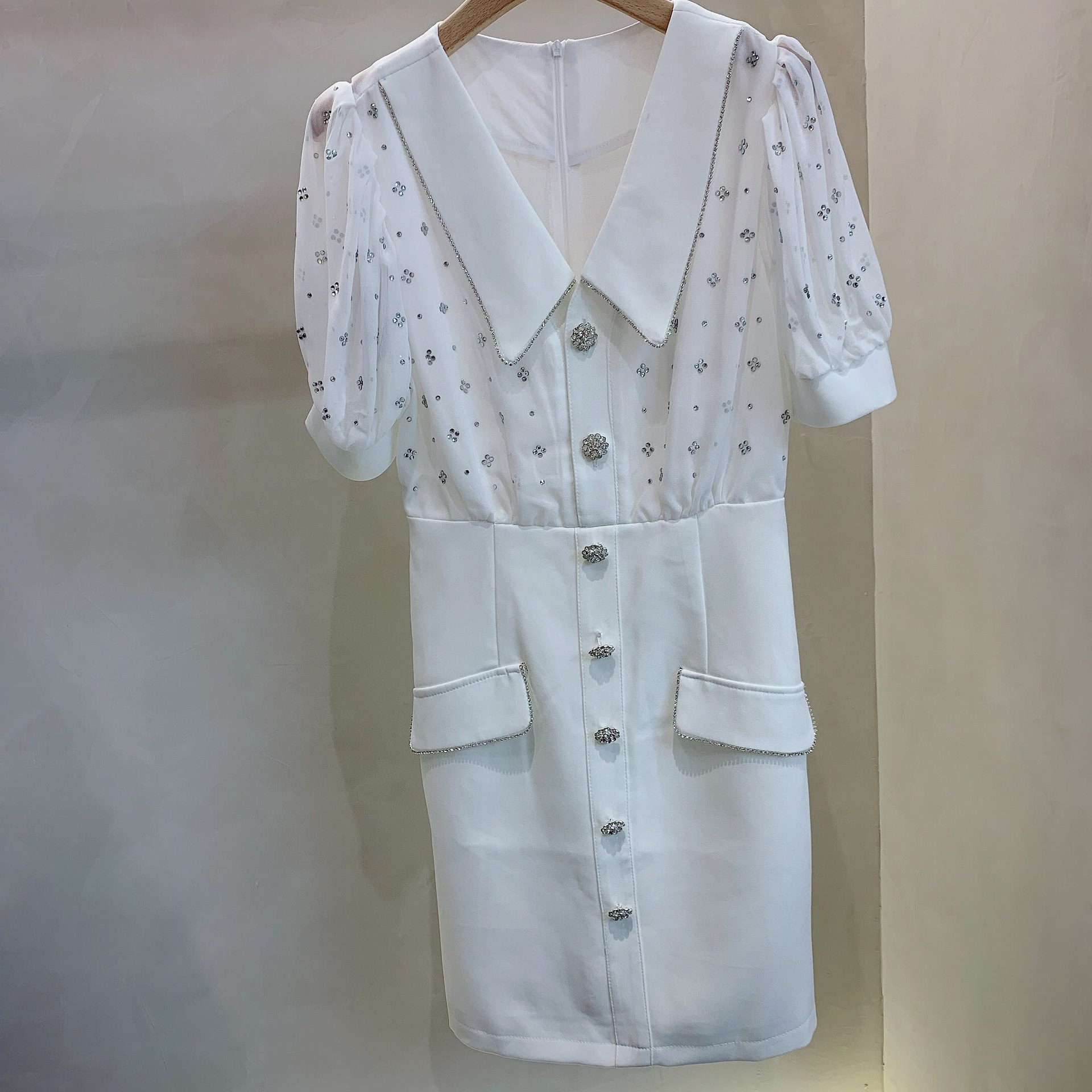 Đầm maxi nữ thắt eo cổ sơ mi tay ngắn đính đá — Trắng, Đen chi tiết 9
