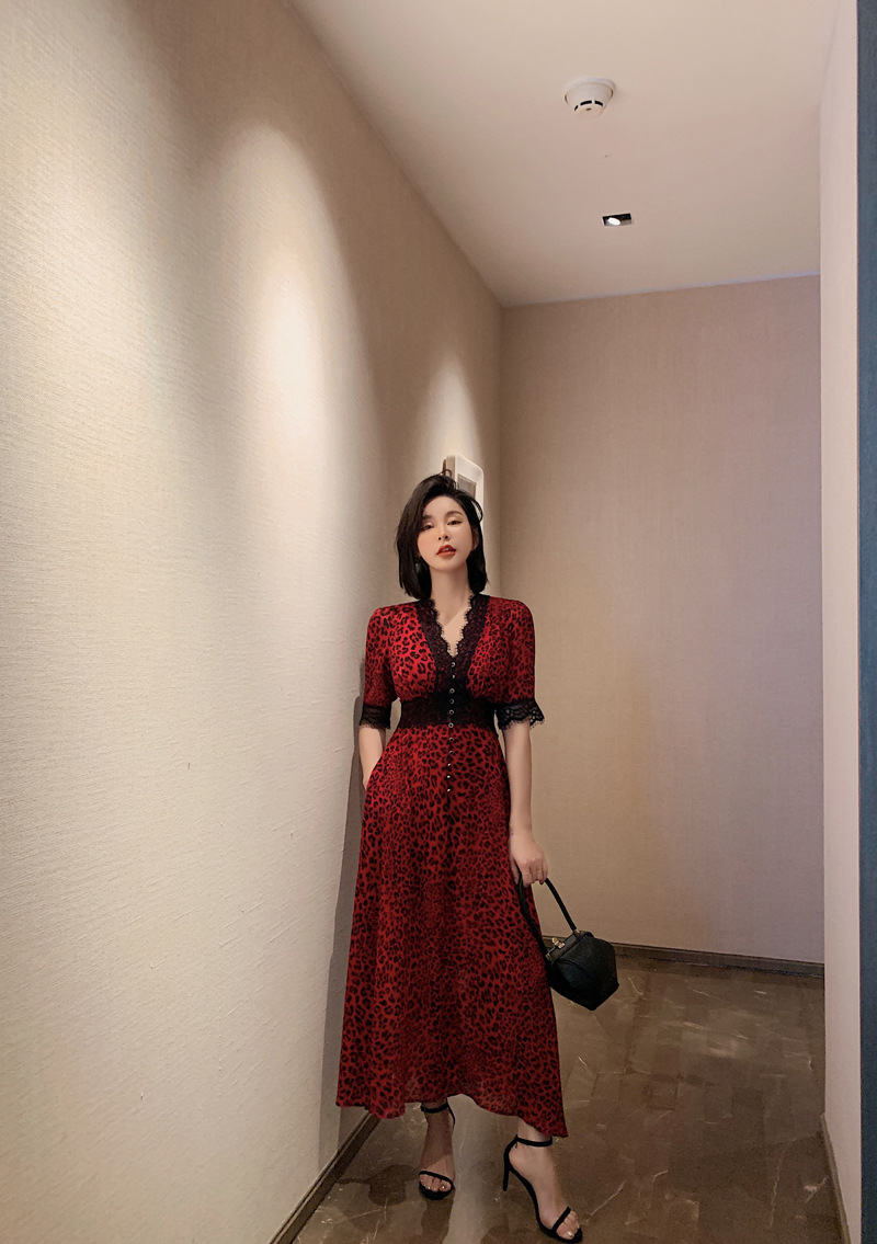 Đầm maxi ren nữ V cutout dáng suông tay lỡ họa tiết hoa — [Đỏ] chi tiết 2