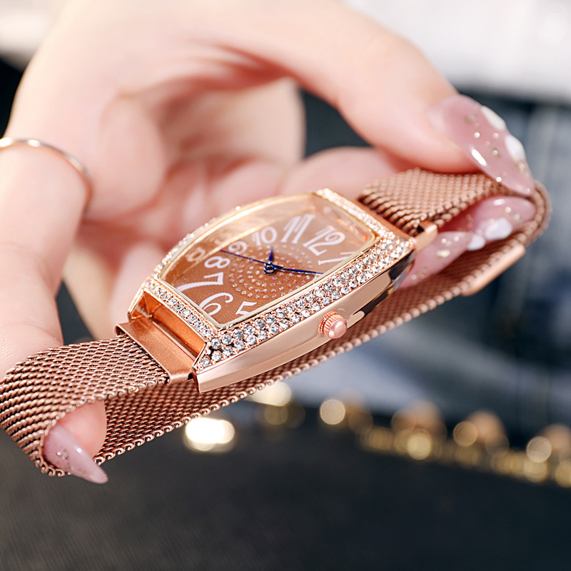 New Style Diamond-Encrusted Barrel-Shaped Women's Watch Rose Gold Magnetic Mesh Strap Large Digital Dial Light Luxury Fashion Watch for Women