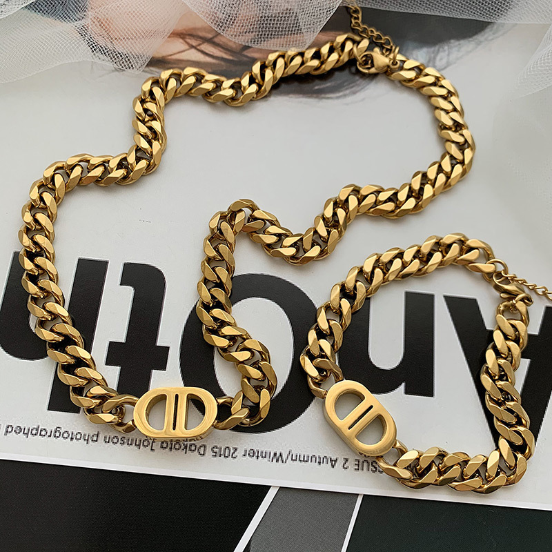 European and American Internet Celebrity Gold Thick Chain Letter Double D Titanium Steel Necklace Women's Hip-hop Pig Nose Clavicle Chain All-match Necklace Chain