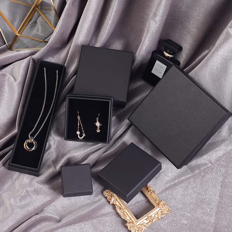 Wholesale vintage kraft paper jewelry box heaven and earth cover black jewelry box ring jewelry box necklace box in stock