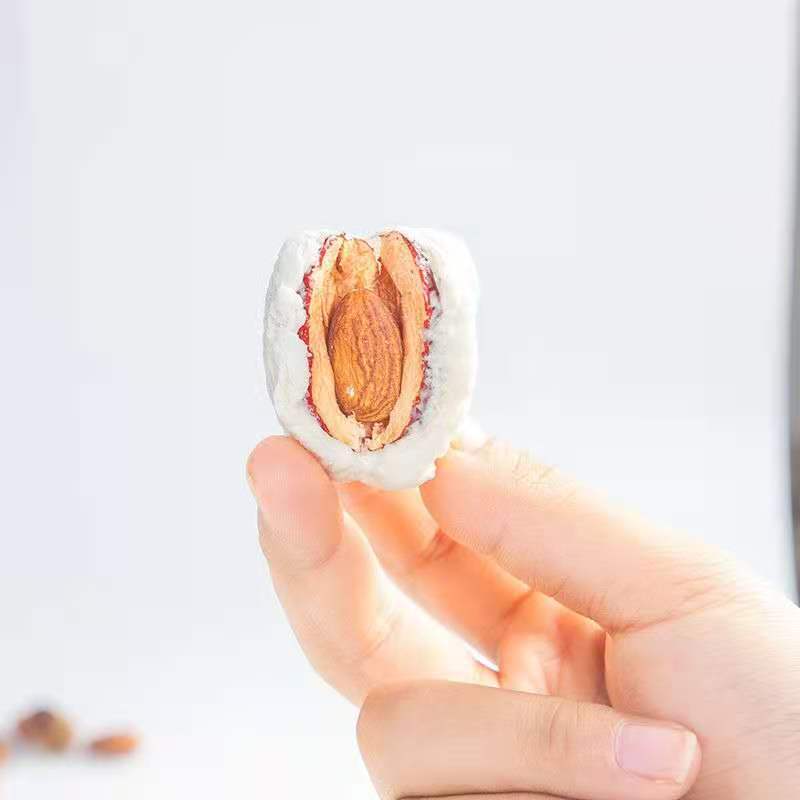 Online celebrity milk jujube with apricot heart coreless cheese jujube red dates with almond milk Fu jujube snack manufacturers supply