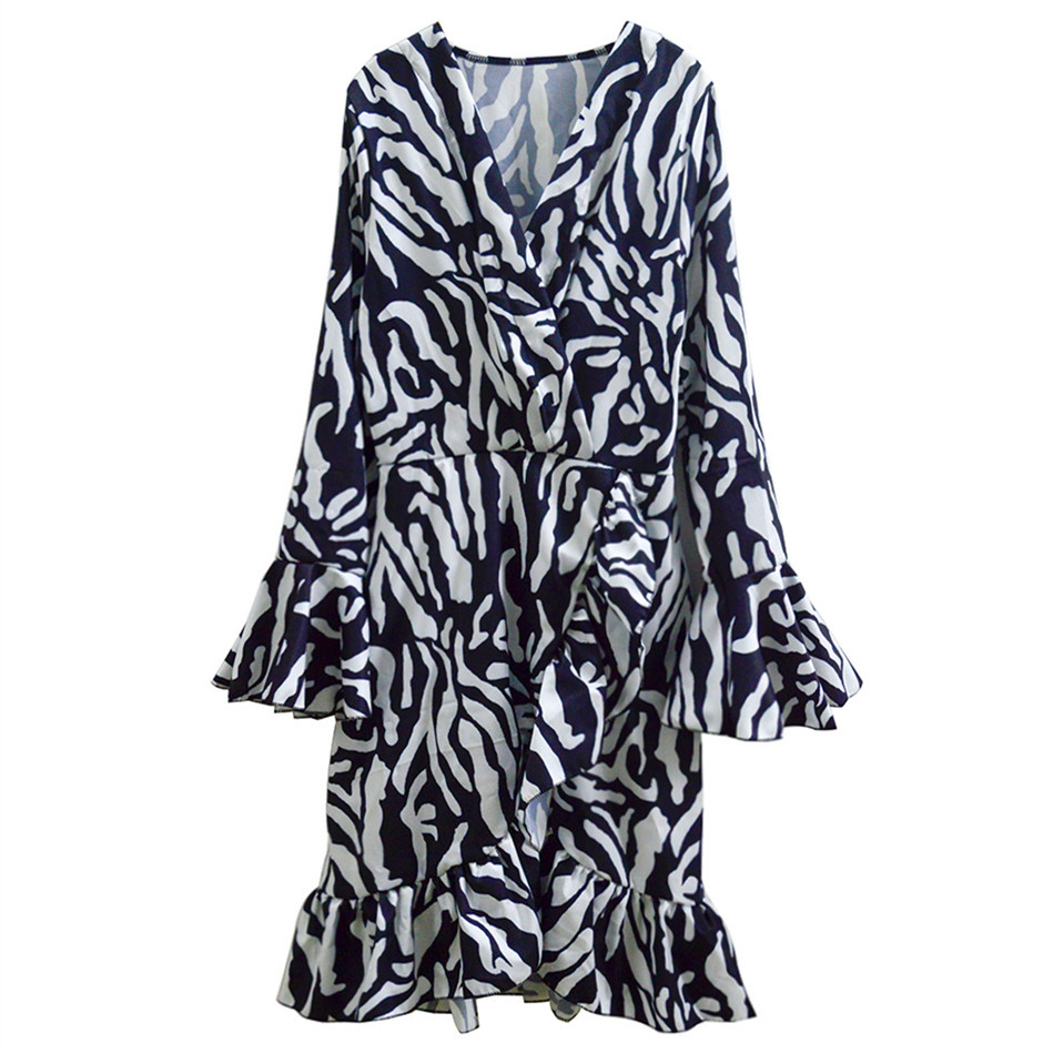 Black and White Striped Irregular Hem Dress Bell Sleeves Spring Summer Fashion Wholesale Womens Apparel