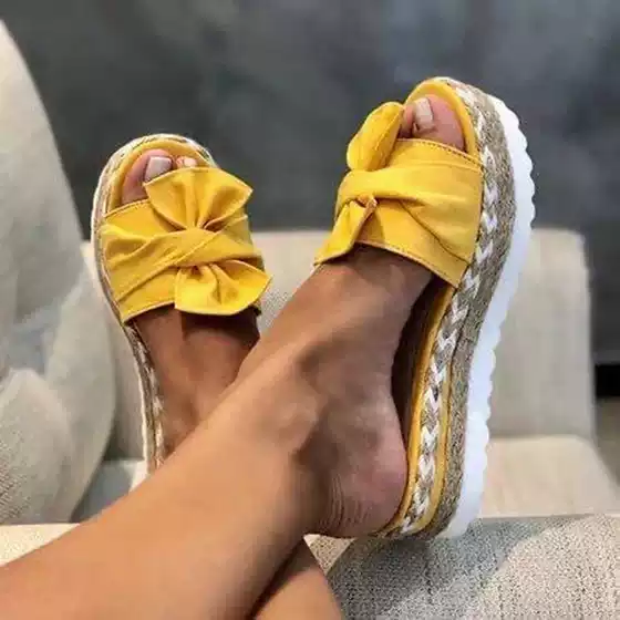 2020 Summer New Women's Slippers Platform Bottom Outdoor Adult Flat Heel Foreign Trade Large Size Sandals