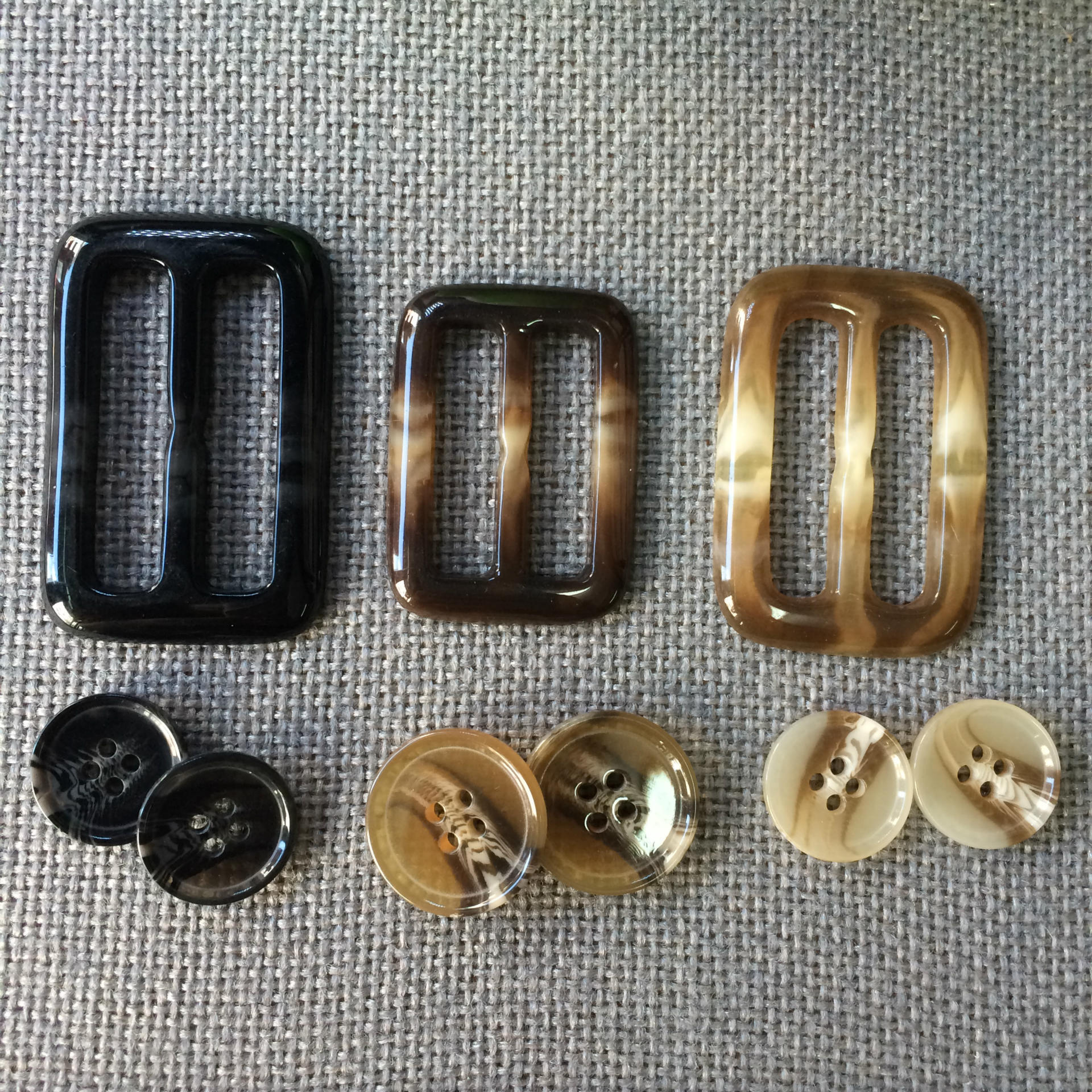 Front Yellow Four-Hole Resin Buttons Floral Coffee Mixed Floral Suit Coat Trench Coat Factory Direct Wholesale Buttons