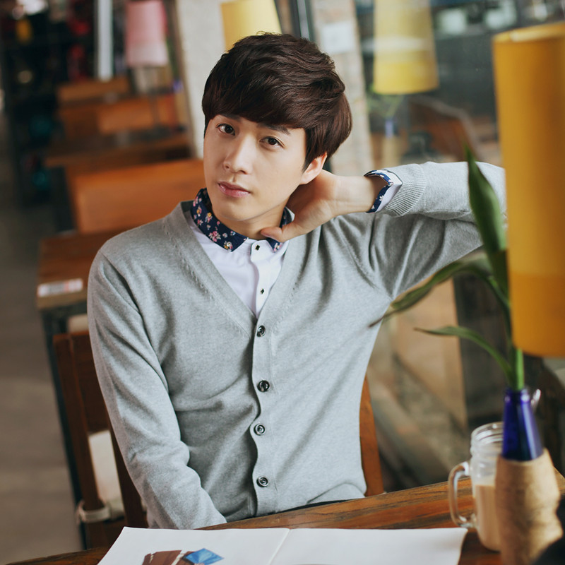 春秋装新款针织线衫男开衫薄款毛衣纯色青年男士纯棉V领针织外套