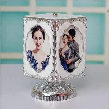 Fashion rotating 5 inch music box photo frame music box photo frame table environmental protection creative wedding photo Children's photo frame