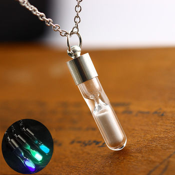 European and American Necklace Fashion Hourglass Crystal Personality Pendant Luminous Necklace quicksand Wishing Bottle Ladies Luminous Jewelry