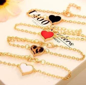 Foreign trade European and American jewelry retro heart love four-leaf clover bracelet lucky grass bracelet Taobao source E054