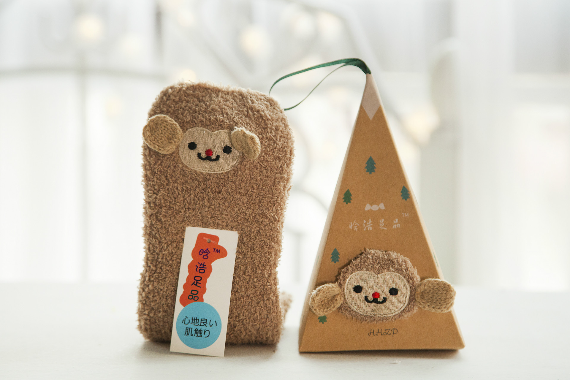 日系圣诞地摊袜子刺绣立体家居珊瑚绒卡通加厚毛巾地板半边绒女袜