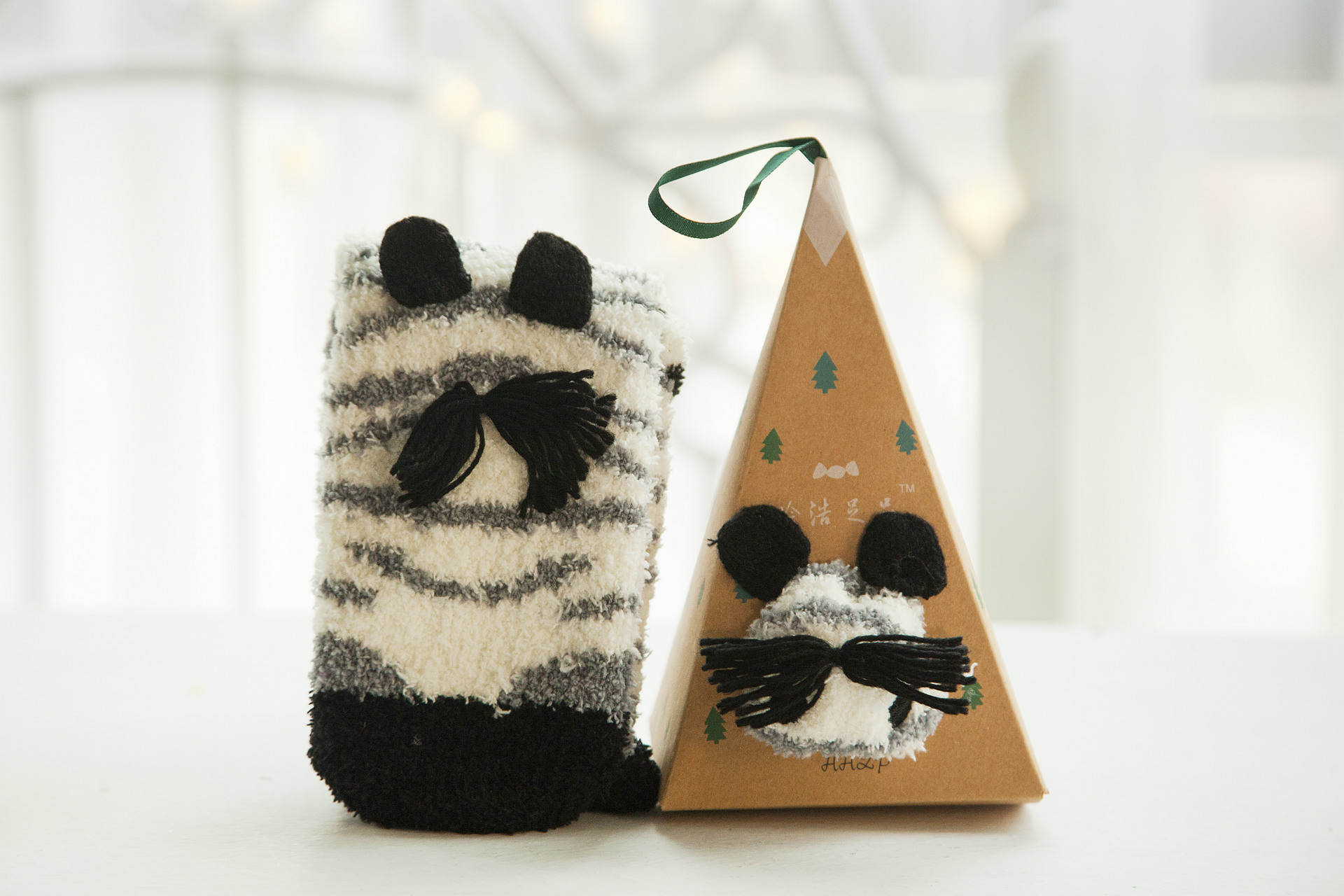 日系圣诞地摊袜子刺绣立体家居珊瑚绒卡通加厚毛巾地板半边绒女袜