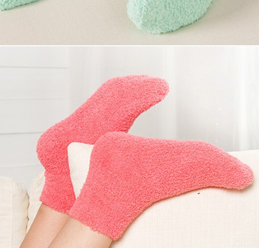 亚马逊女式拖鞋袜蓬松毛绒家居睡袜珊瑚绒袜子糖果色中筒袜跨境