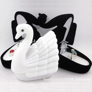 Huiyi silk flannel Swan jewelry box jewelry packaging ring box cute animal necklace ear stud box