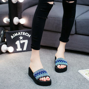Summer New All-match Ethnic Style Women's Flat Korean Style Non-slip Casual Outer Wear Thick Bottom Beach Slippers