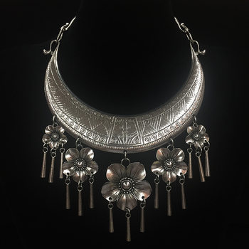 Landie Ethnic Style Miao Retro Pendant Collar Female Miao Silver Necklace Performance Activity Shooting Accessories Travel Shooting Accessories