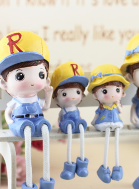 创意一家四口卡通吊脚娃娃摆件创意家居室内车内桌面树脂摆件