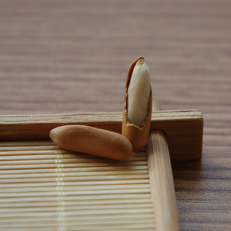 New Brazilian Pine Nuts 250g Can Hand-peeled Thin Shell Original Dry Goods Nuts Roasted Seeds and Nuts Snacks Net Weight 150g