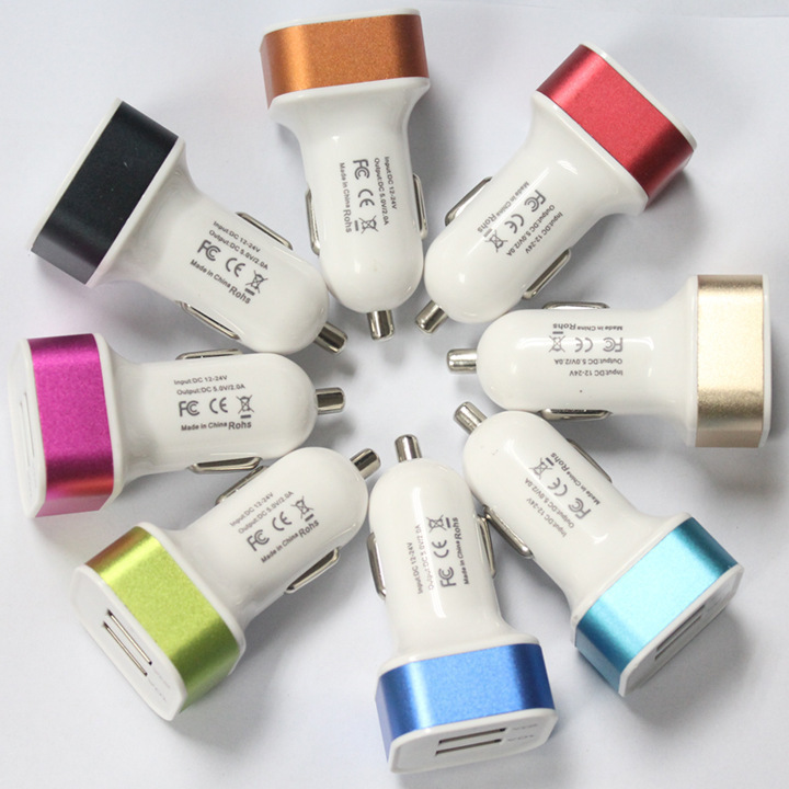 New car mobile phone charger one drag three pairs of USB with cable car charger Android Apple Multi-Function Charger