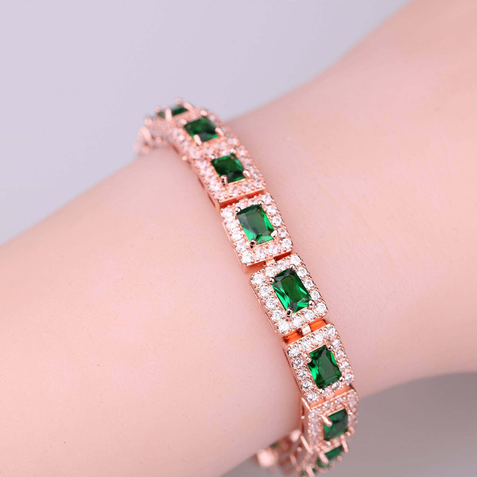 Dudu Die European and American Style Zircon Bracelet Fashionable Women's Bracelet Full of Diamonds and Non-Fading Cross-Border Gypsophila
