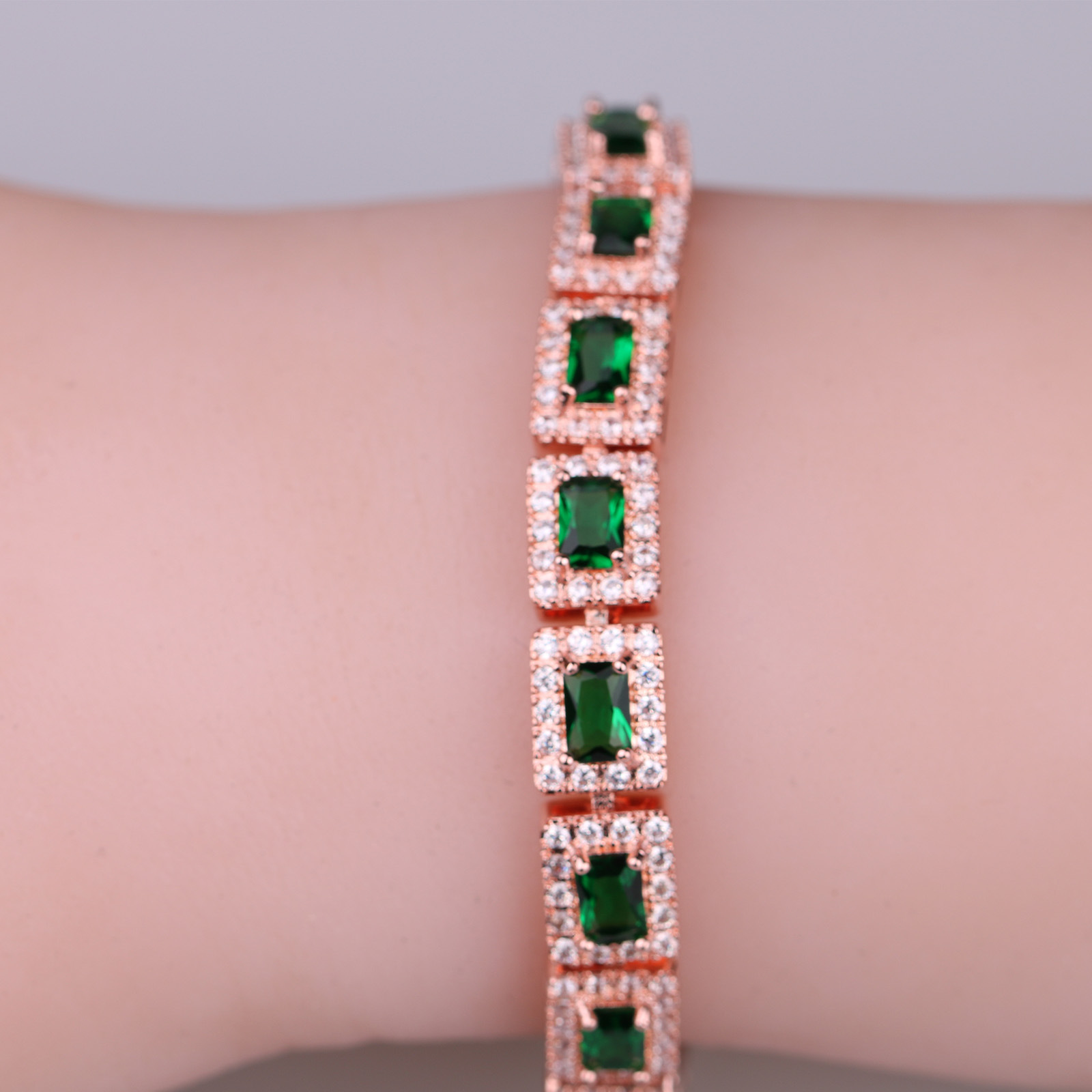 Dudu Die European and American Style Zircon Bracelet Fashionable Women's Bracelet Full of Diamonds and Non-Fading Cross-Border Gypsophila