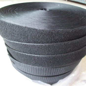 Yiwu manufacturers supply glue-free ordinary blended Velcro Velcro buckle with black and white color sewing buckle spot