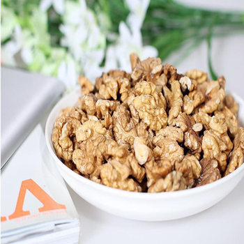 Walnut kernel bulk raw original flavor in stock peeling peeling and peeling snacks daily nut walnut 500g