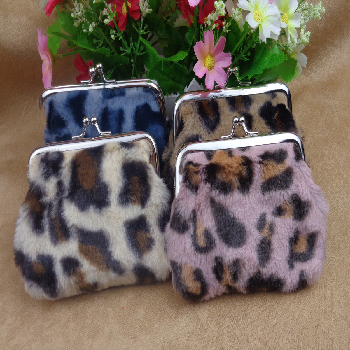 Factory Direct Sales New Model 4inch Leopard Print Plush Clip Coin Purse Blanket Fabric Bank Card Coin Fashion Bag