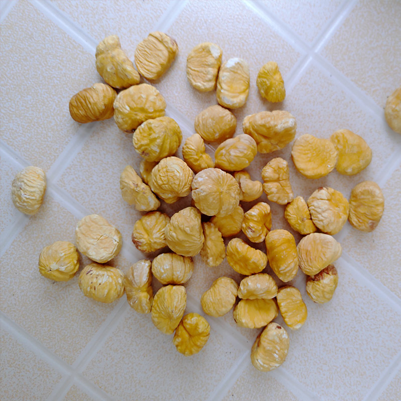 Air-dried chestnut kernel, whole box of dried chestnut kernel, wholesale in large quantities, supply all kinds of chestnut kernel for cooking, soup and powder all year round