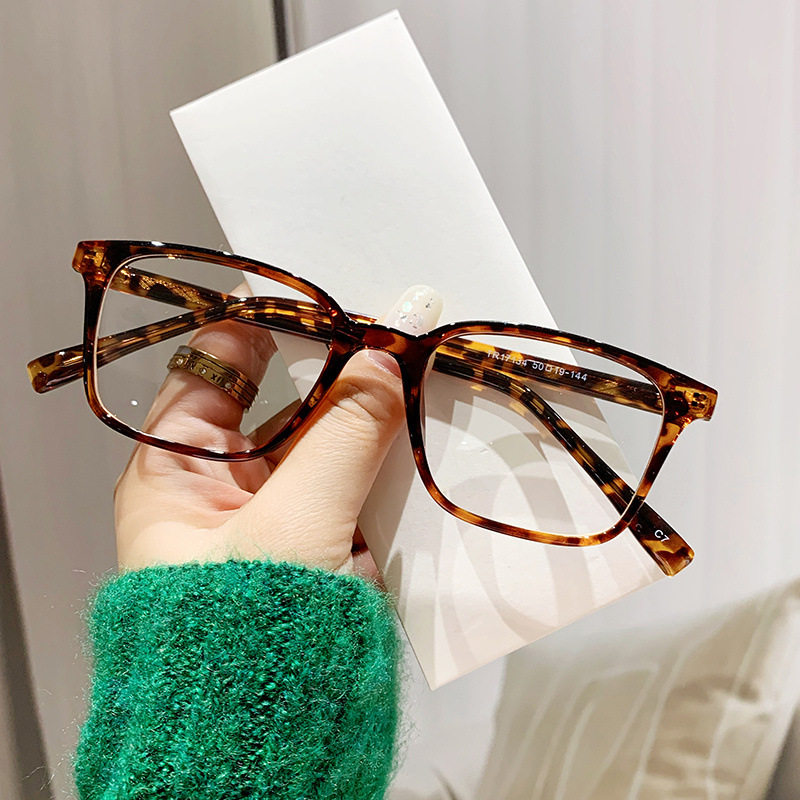 New Tr90 Frames Anti-Blue Light Flat Glasses for Men and Women Trendy K-Style Myopia Frame Glasses 17134