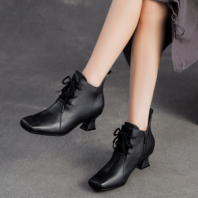 Boot Nữ Da Bò Cổ Lửng Gót Vuông Chiều Cao Đế Khoảng 5cm Màu Đen, Nâu
