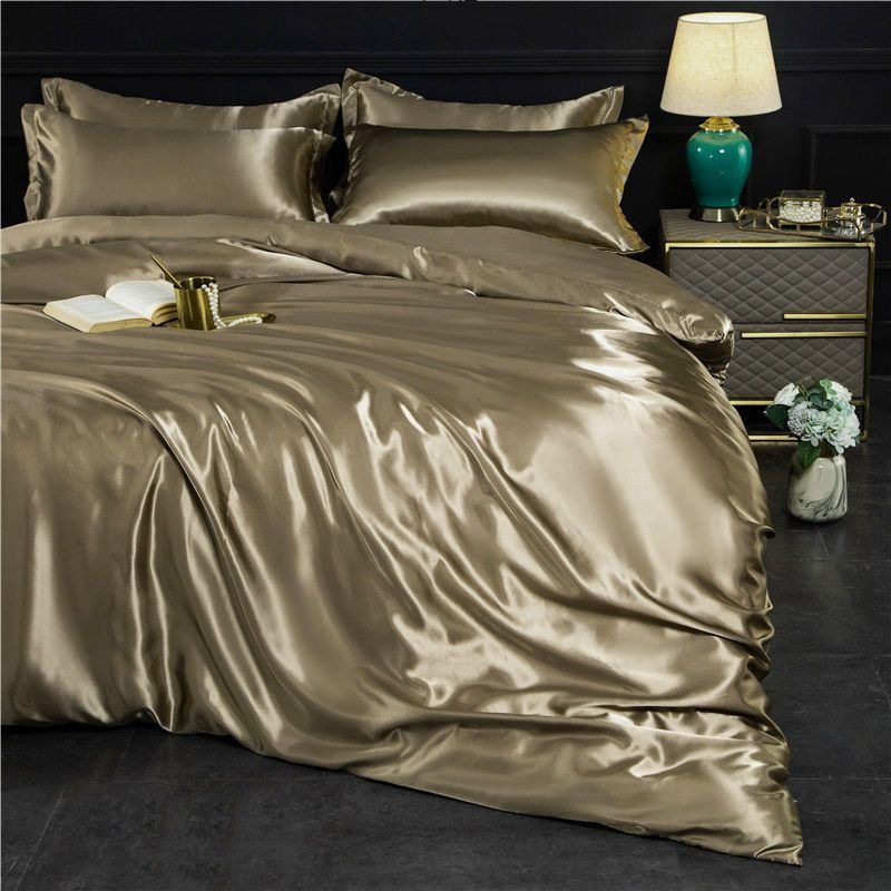 Summer ice silk four-piece quilt cover bedding silky black quilt cover student bed hat three-piece set wholesale