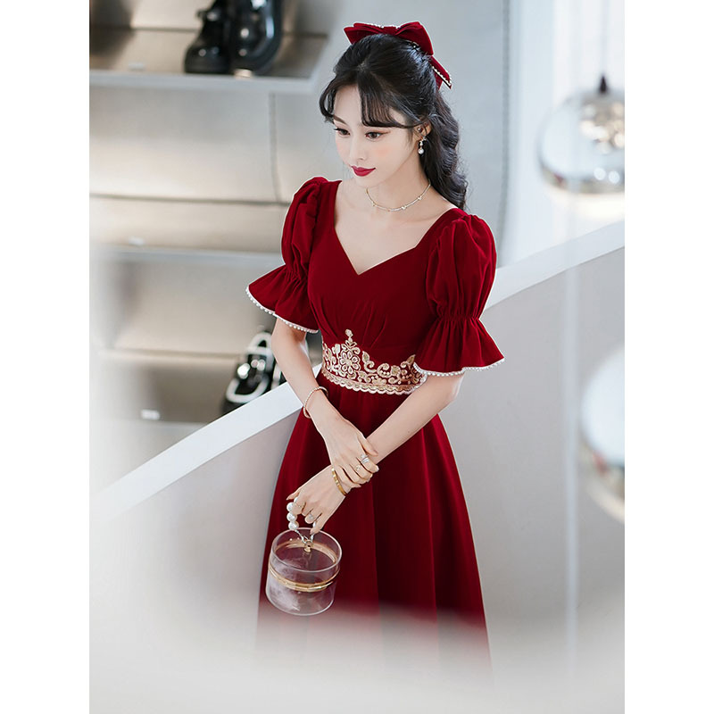 (Mới) Mã E6373 Giá 1400K: Váy Đầm Liền Thân Dự Tiệc Nữ Tunkcl Hàng Mùa Xuân Thu Đông Dùng Trong Lễ Cưới Thời Trang Nữ Ngày Cưới Chất Liệu G04 Sản Phẩm Mới, (Miễn Phí Vận Chuyển Toàn Quốc).