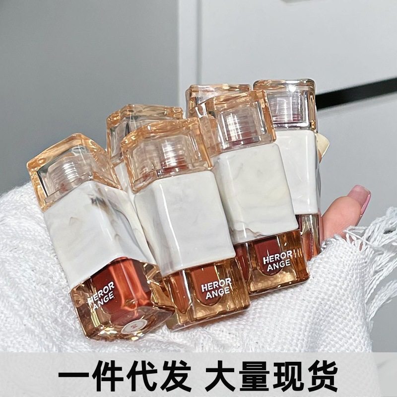 Light dew thick tone mirror lip glaze white pseudo plain not easy to stick cup Thai milk coffee water light crystal frozen lipstick lip gloss women