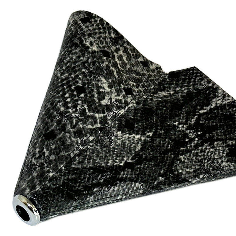 ワニの皮をまねる