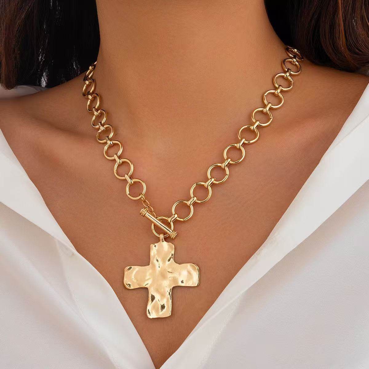 European and American Cross-Border Crystal Jewelry Punk Metal Cross Necklace Design Ot Chain Heart Pendant Necklace for Women