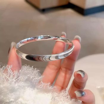 New Style Finely Crafted Silver-Plated Cat's Eye Bracelet with Wave Pattern, Solid Raised Design on Both Sides, Fashionable and High-End, Versatile Brushed Bracelet