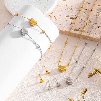 Casual Heart Titanium Steel Necklace Women's Niche Design 18K Gold Clavicle Chain New Neck Necklace Accessories Pendant