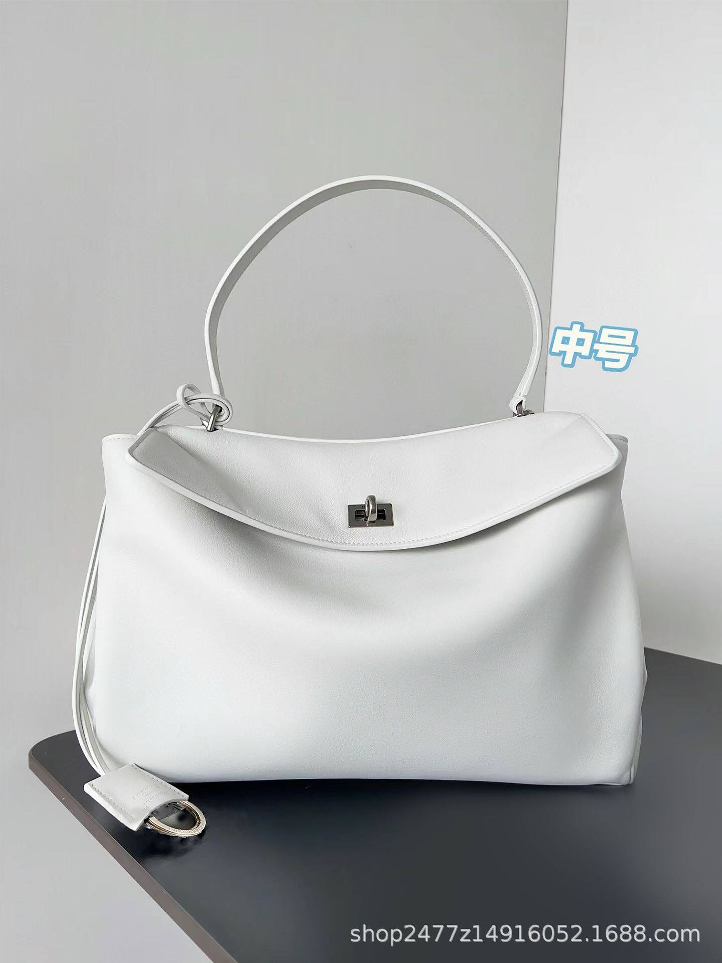 ホワイトシルバーマークm