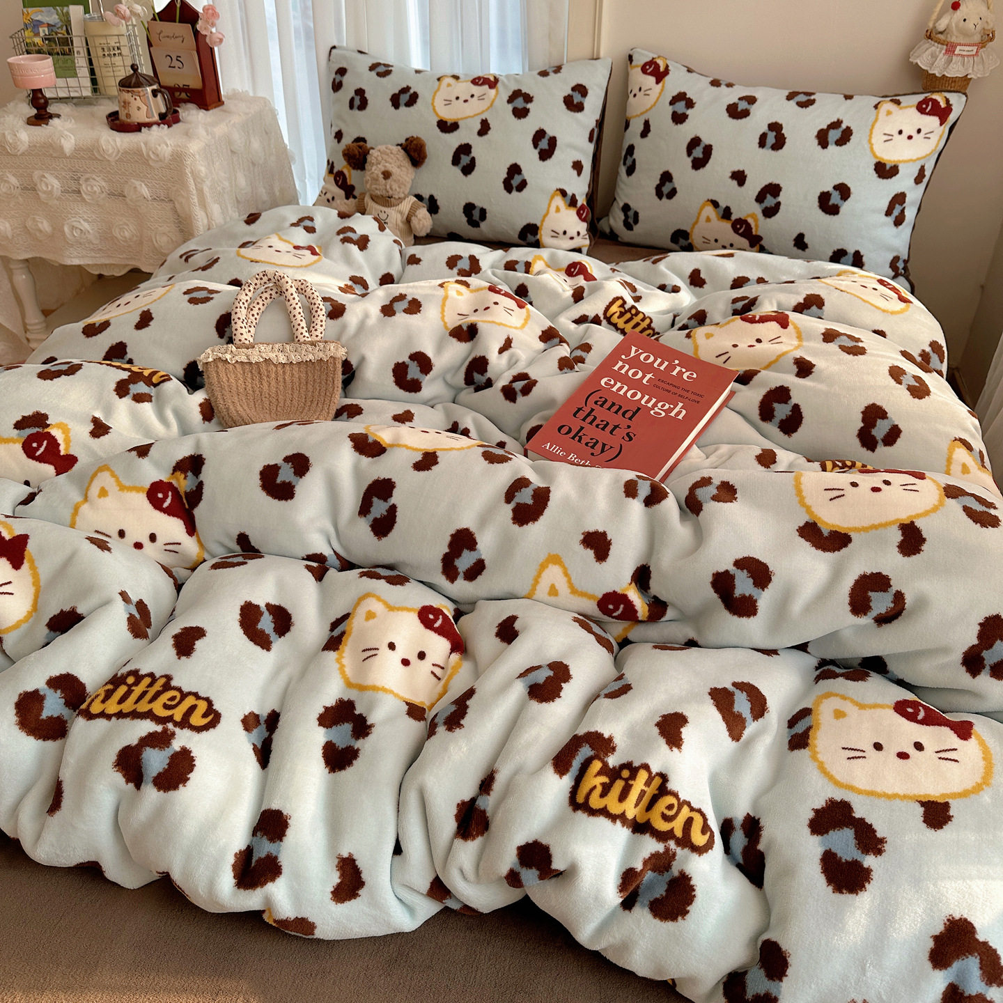 Class A Winter Milk Velvet Four-piece Set Ins Thickened Warm Student Three-piece Set Cartoon Dormitory Home Bed Sheet Quilt Cover