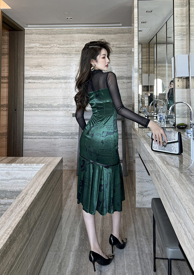 Váy Lụa Nhung Dài Tay Cổ Búp Bê Viền Bèo Tầng Màu Xanh Lá chi tiết 13