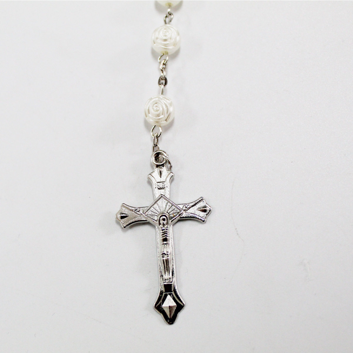 Amazon Same Style Rose Cross Baptism Rosary Necklace Religious Cold Talk Style Niche Design Women's Woolen Chain