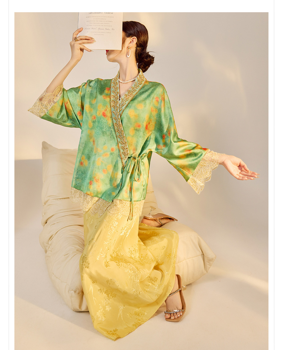 Set áo khoác cardigan thêu hoa kèm đầm hai dây dáng dài nữ — Váy hai dây