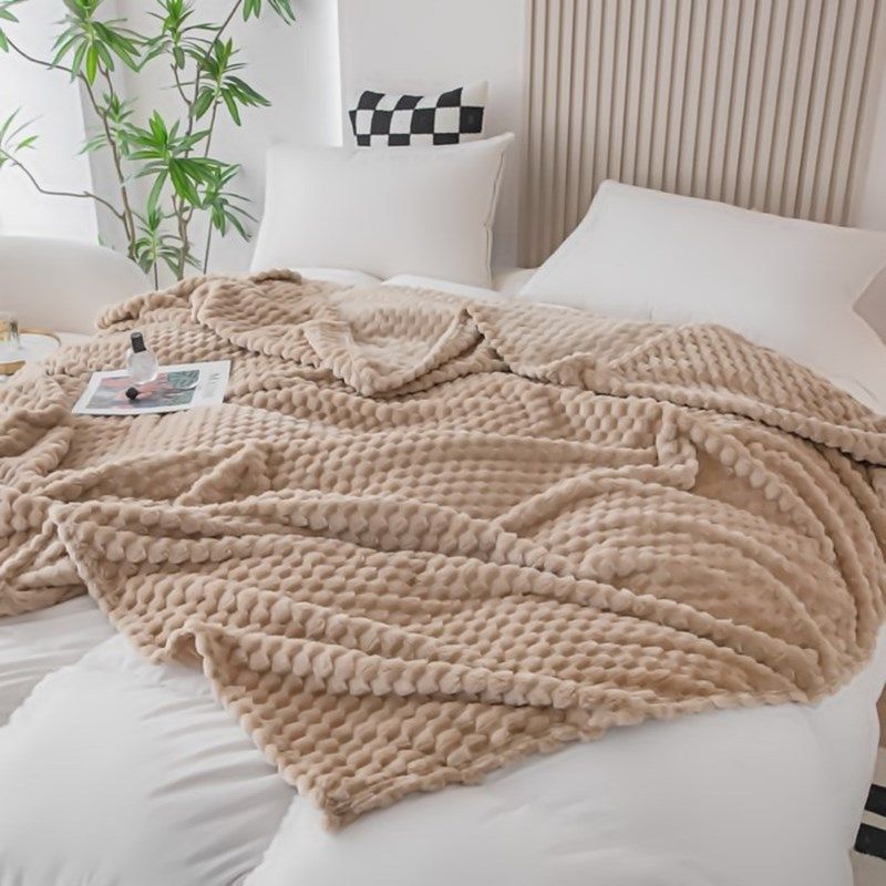 Flange velvet blanket golden turtle velvet small blanket office nap blanket solid color sofa blanket blanket bed end blanket wholesale foreign trade
