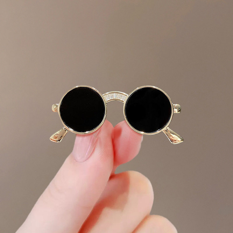 Creative personalized glasses sunglasses brooch women's high-end design suit pin niche fashion all-matching clothes accessories